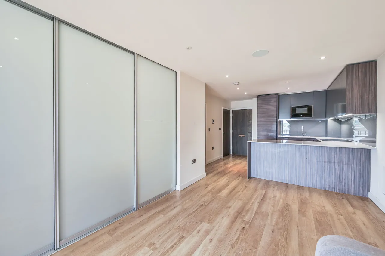 London, NW9, photo 2