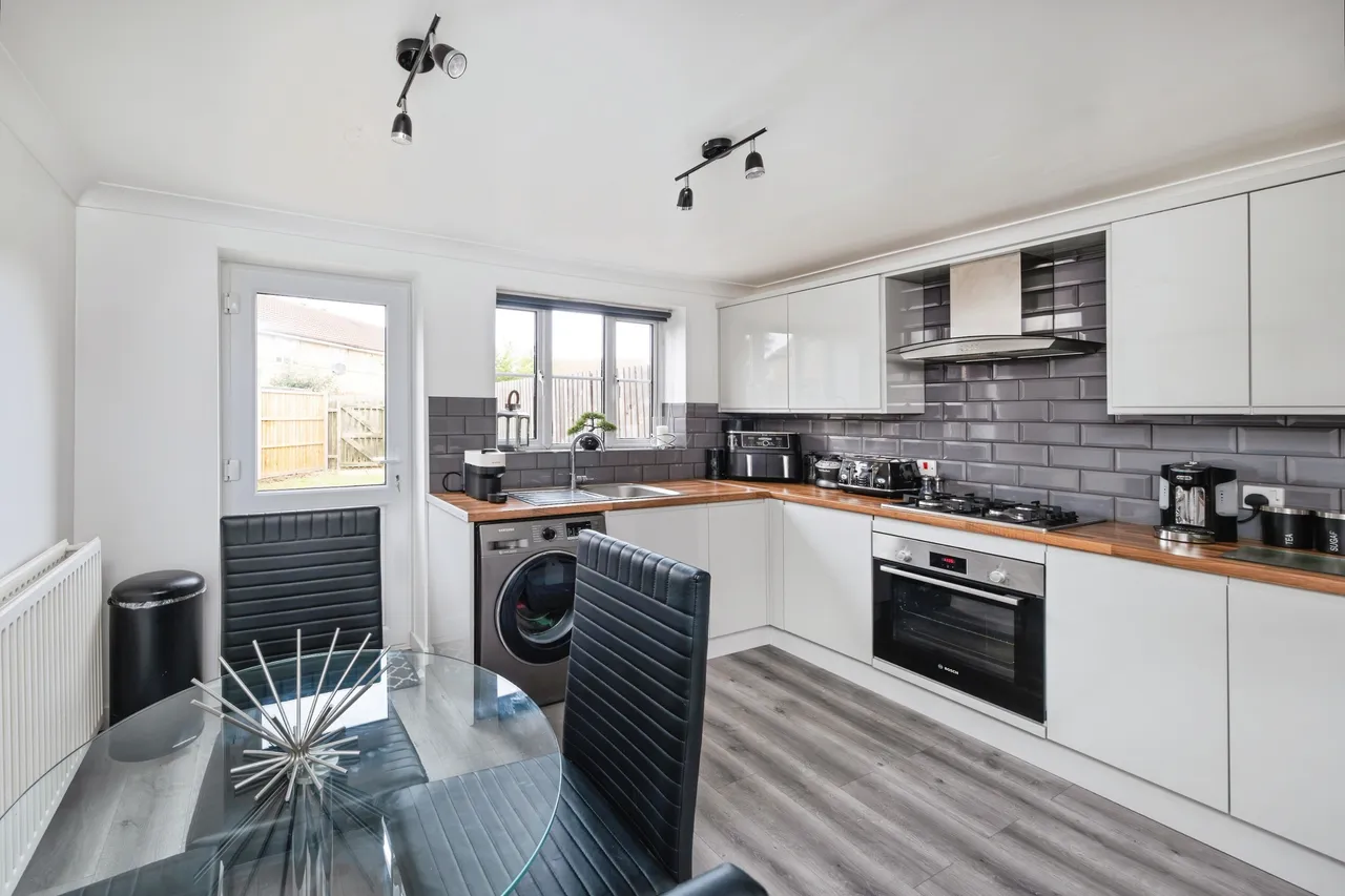 Lindisfarne Drive, Monkston, Milton Keynes, photo 2