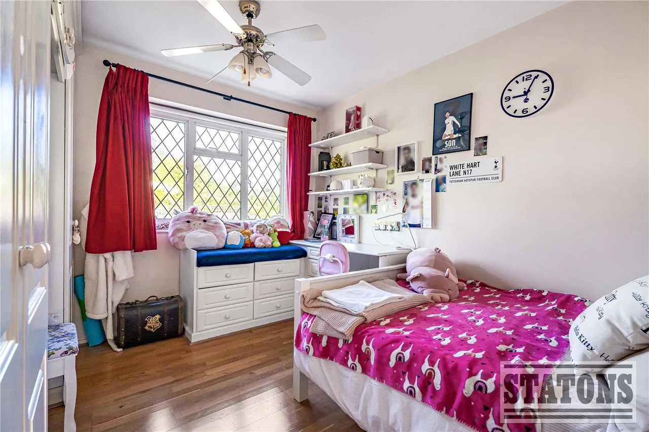 Park Road, New Barnet, EN4 9QR, photo 15