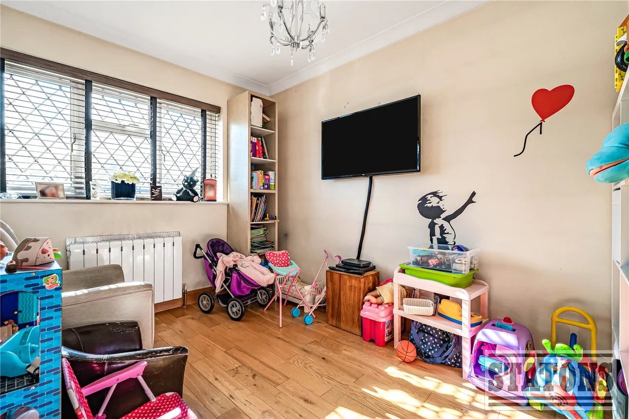 Park Road, New Barnet, EN4 9QR, photo 18