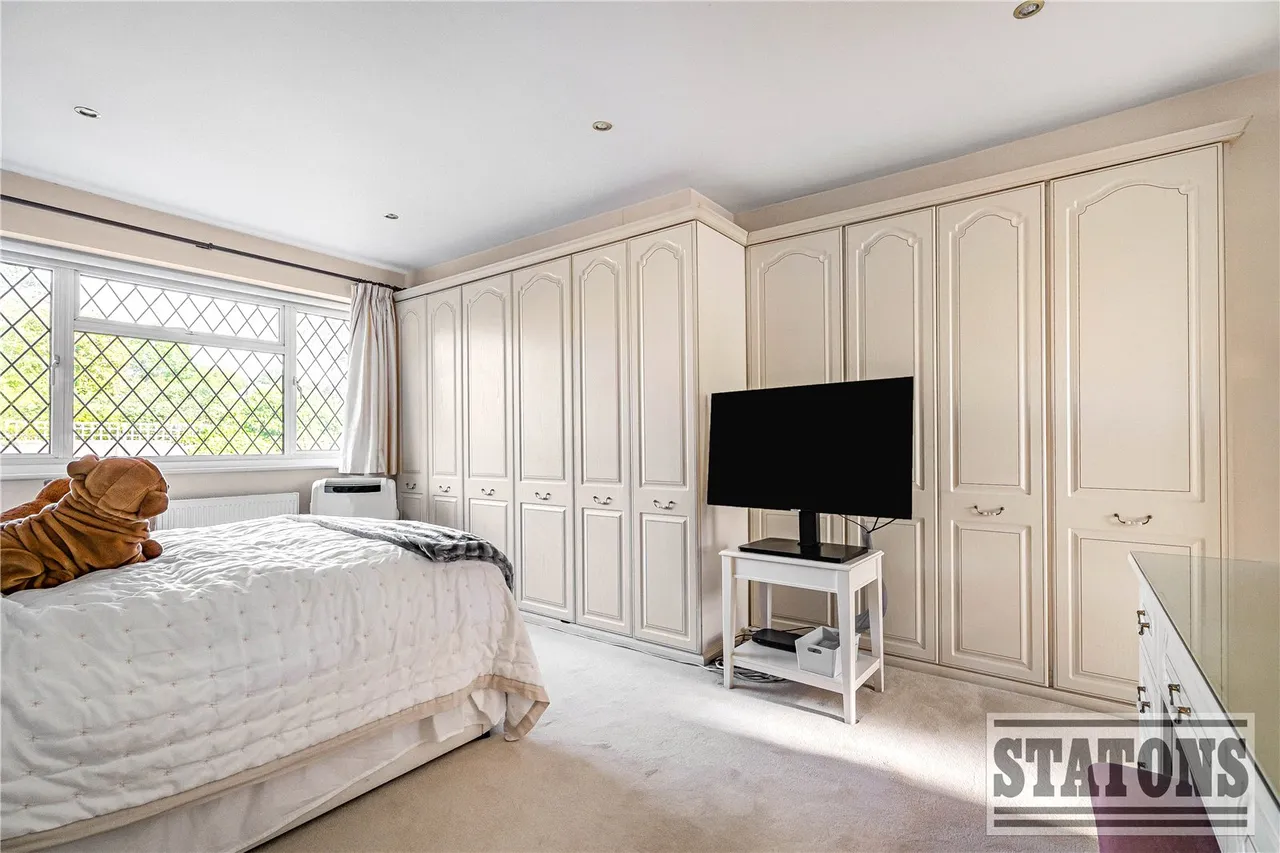 Park Road, New Barnet, EN4 9QR, photo 13