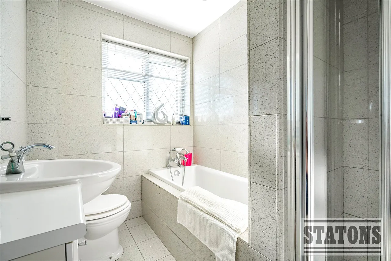 Park Road, New Barnet, EN4 9QR, photo 17