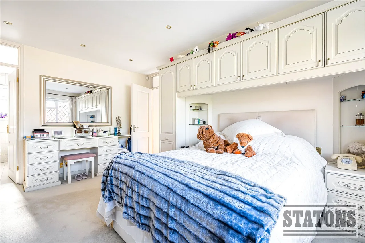 Park Road, New Barnet, EN4 9QR, photo 16