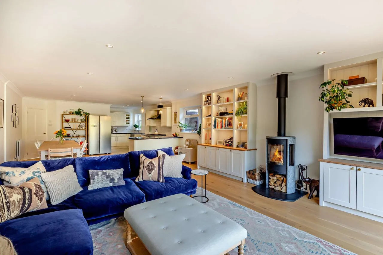 Shortheath Crest, Farnham, GU9, photo 2
