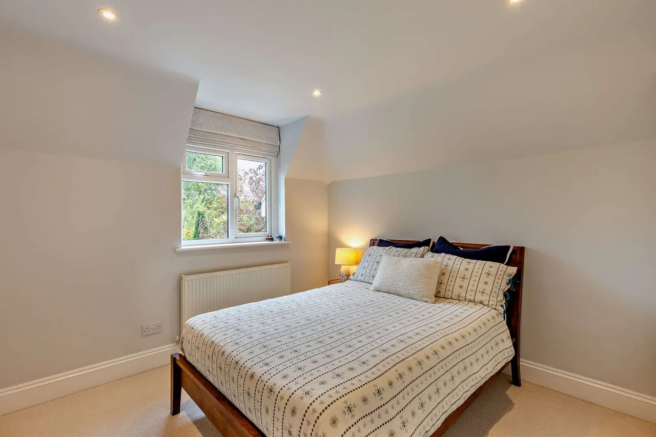 Shortheath Crest, Farnham, GU9, photo 9