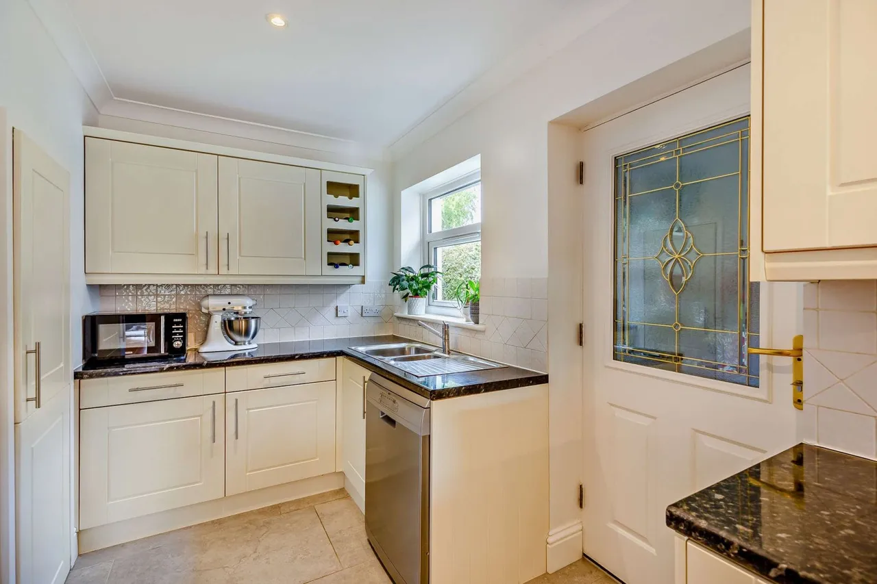 Shortheath Crest, Farnham, GU9, photo 11
