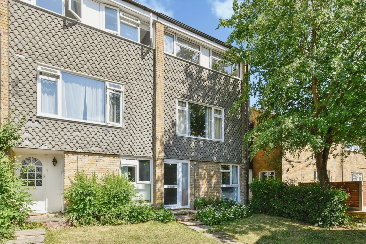 5 bed house for sale — Austen Paths, Stevenage, Hertfordshire, SG2