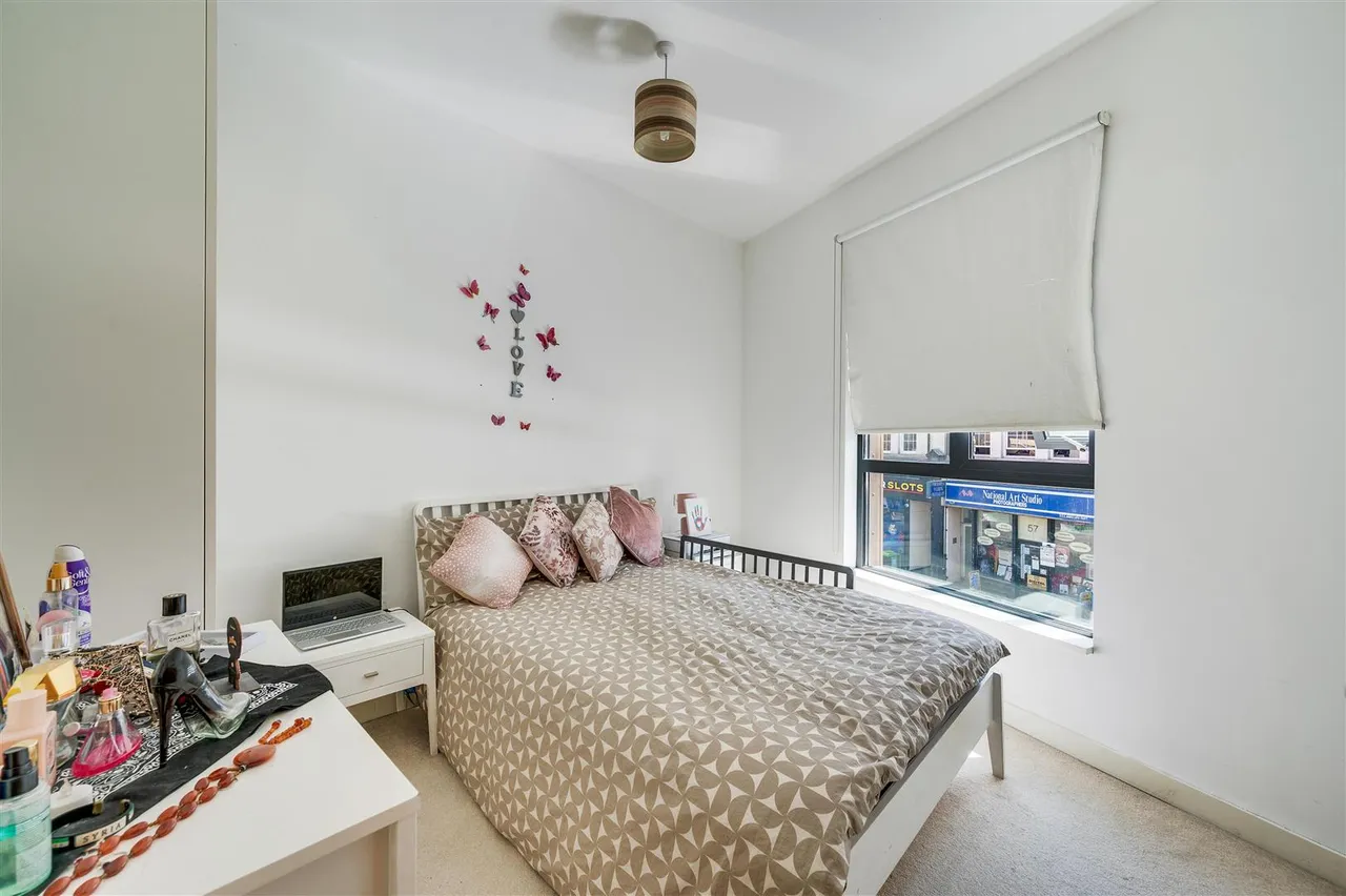 High Road, Willesden Green, NW10, photo 6