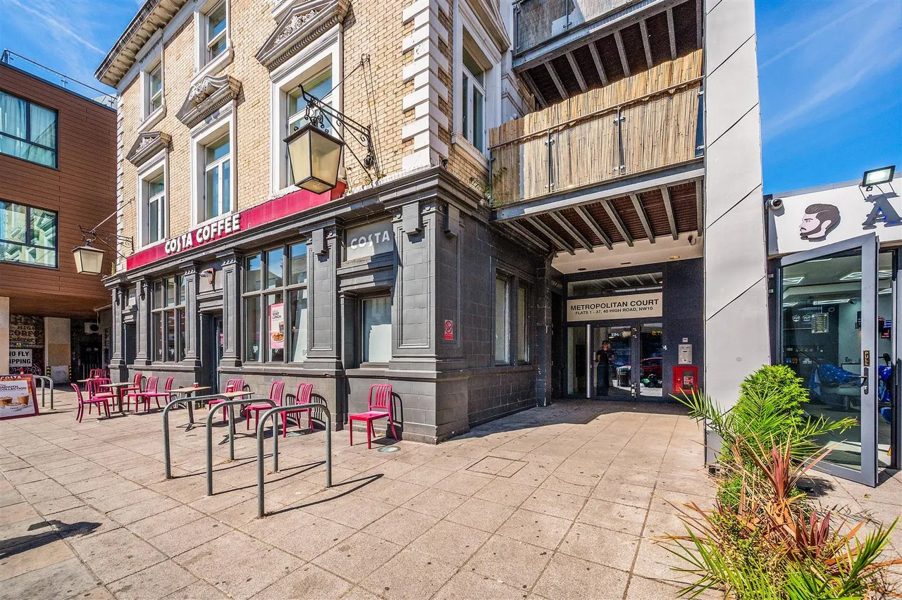 High Road, Willesden Green, NW10, photo 9