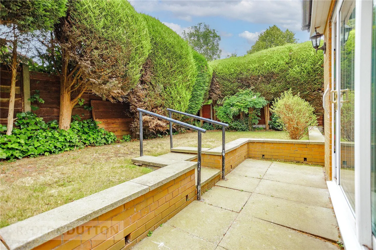 Oakwood, Firwood Park, OL9, photo 21