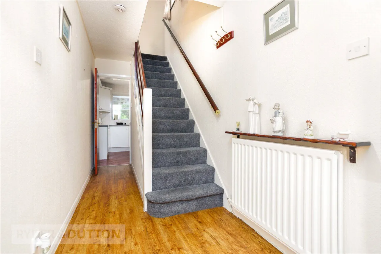 Oakwood, Firwood Park, OL9, photo 11