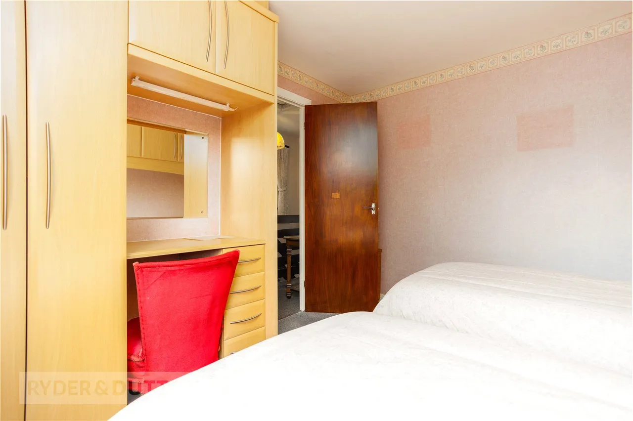Oakwood, Firwood Park, OL9, photo 17