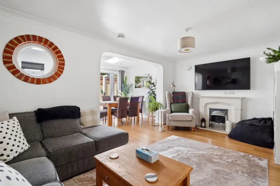 Aintree Close, Uxbridge, UB8, photo 2