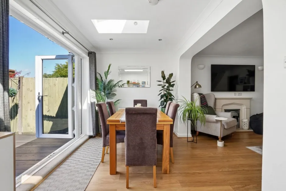 Aintree Close, Uxbridge, UB8, photo 3