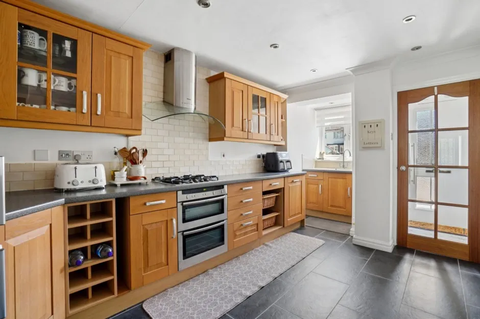 Aintree Close, Uxbridge, UB8, photo 5