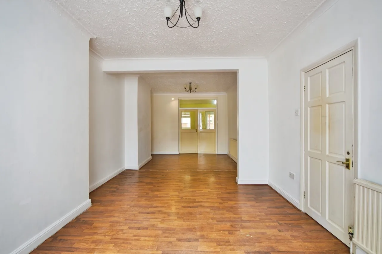 White Horse Road, East Ham, London, E6, photo 4