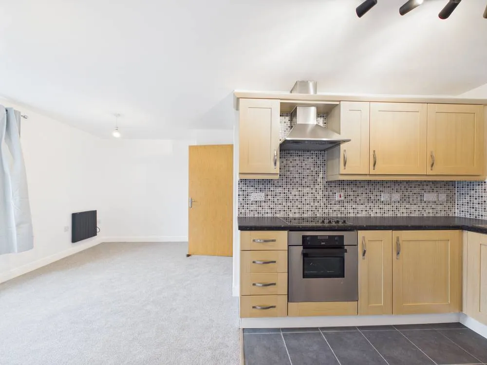 Pintail Close, Cheltenham, GL51, photo 5