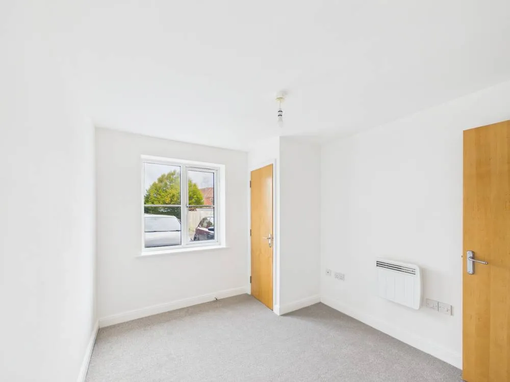Pintail Close, Cheltenham, GL51, photo 14