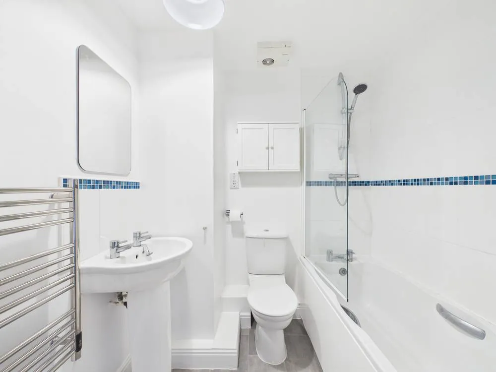 Pintail Close, Cheltenham, GL51, photo 12