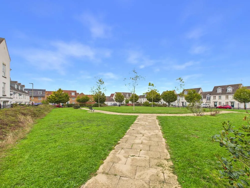 Pintail Close, Cheltenham, GL51, photo 18