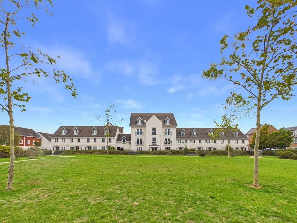 2 bed flat for sale, Pintail Close, Cheltenham, GL51