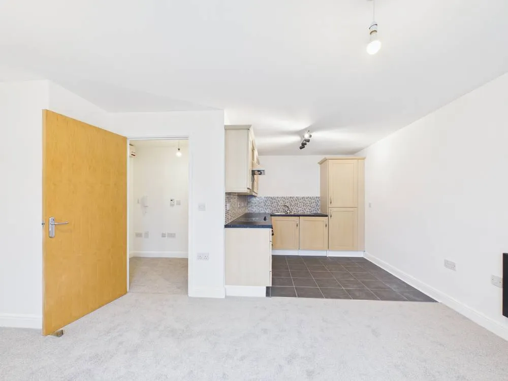 Pintail Close, Cheltenham, GL51, photo 11