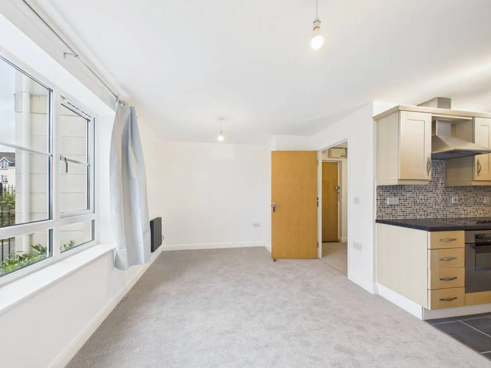 Pintail Close, Cheltenham, GL51, photo 9