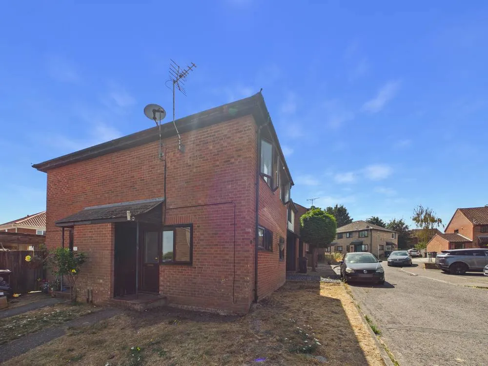 1 bed house to rent, Hilton Close, Manningtree, CO11