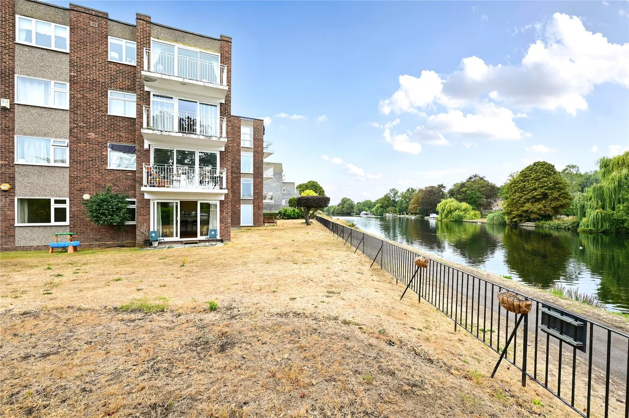 Riverside Road, Staines Upon Thames, TW18, photo 9