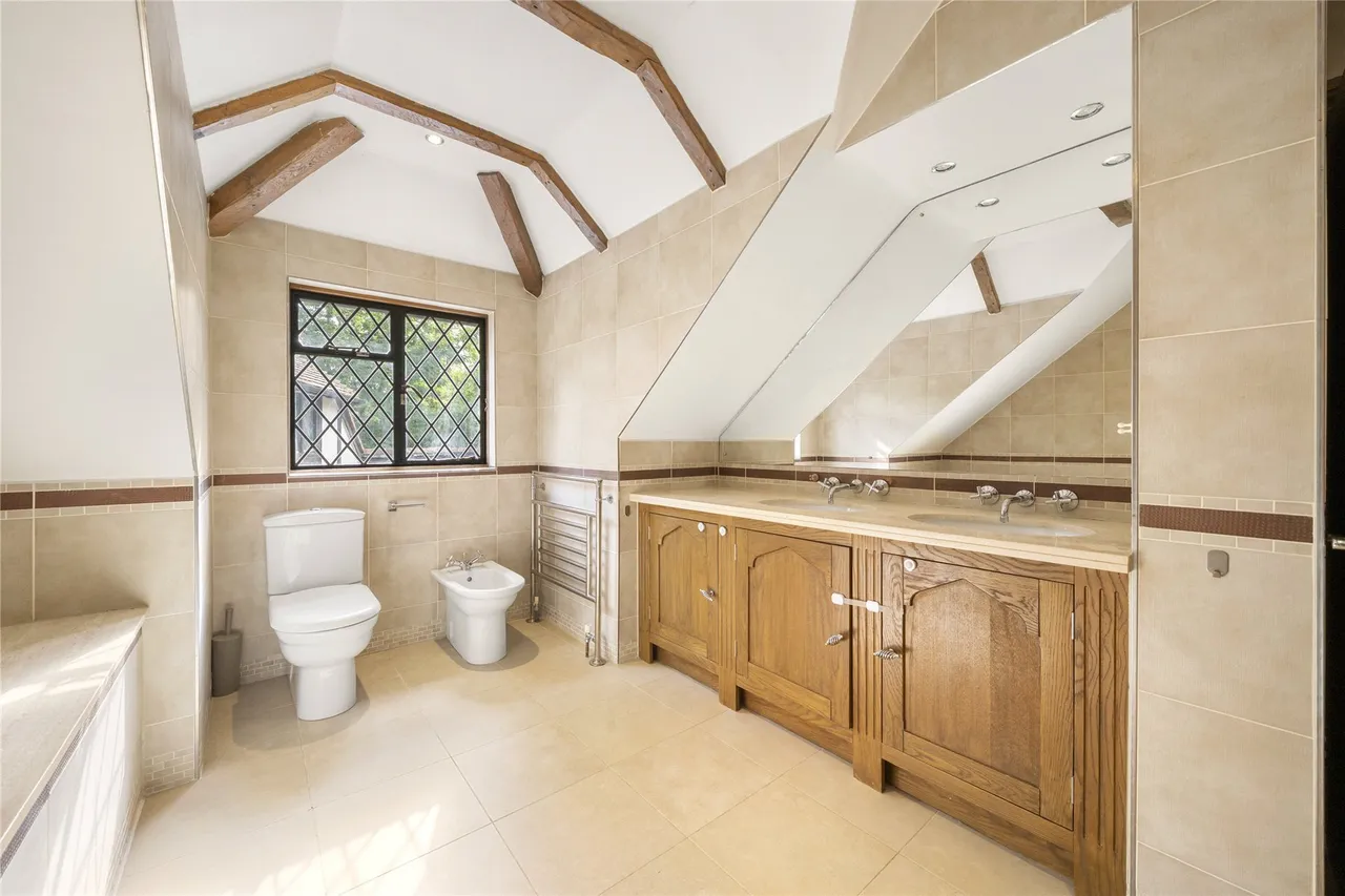 Silverdale Avenue, Walton-on-Thames, Surrey, KT12, photo 6