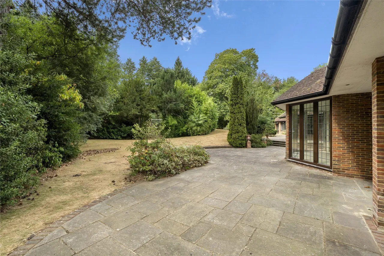 Silverdale Avenue, Walton-on-Thames, Surrey, KT12, photo 11