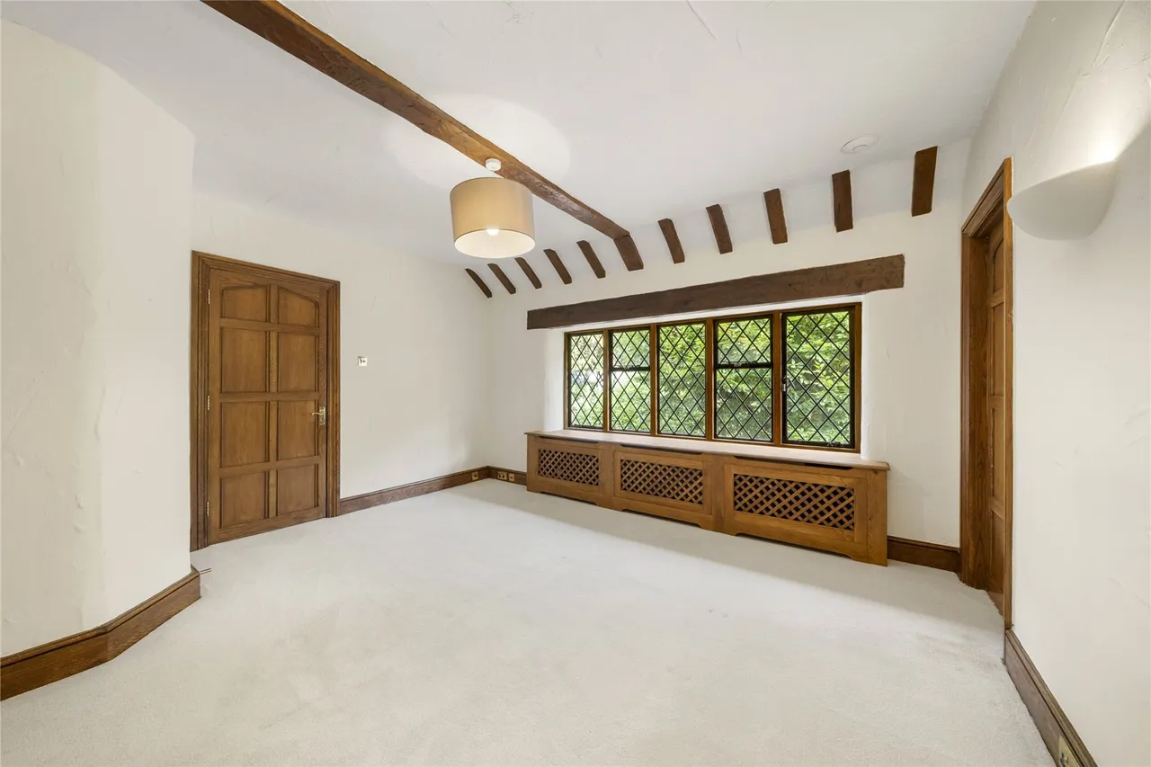 Silverdale Avenue, Walton-on-Thames, Surrey, KT12, photo 4