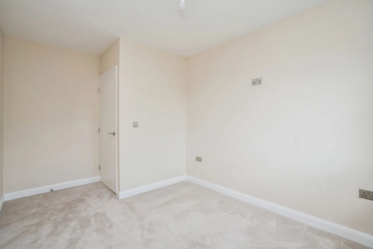 Orchard Close, Bosham, PO18, photo 16