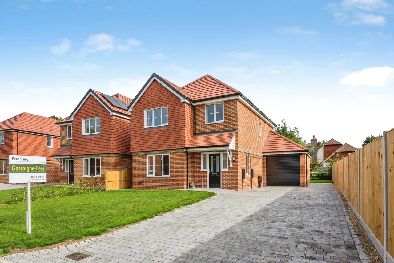4 bed house for sale, Orchard Close, Bosham, PO18