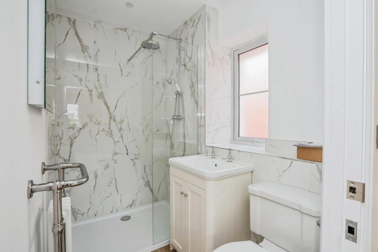 Orchard Close, Bosham, PO18, photo 11
