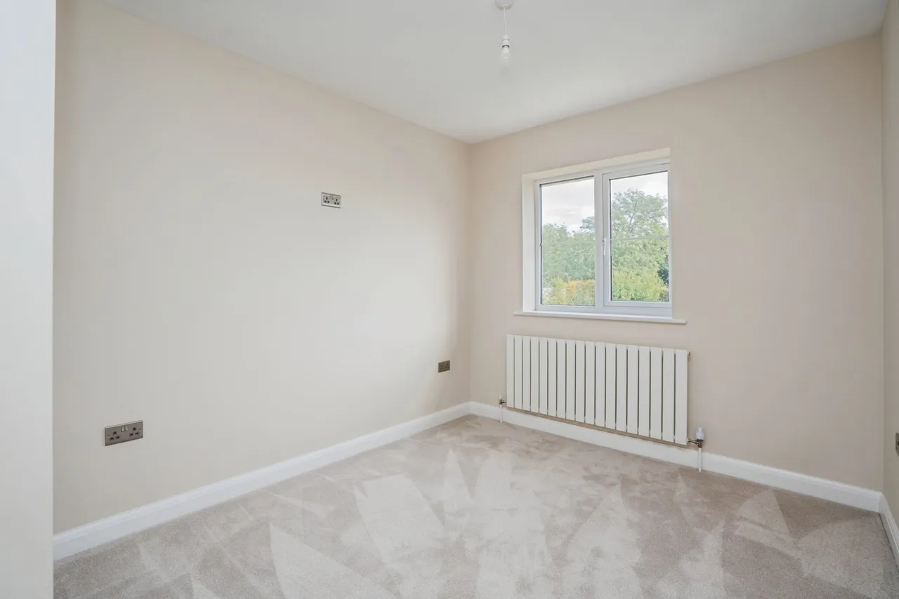 Orchard Close, Bosham, PO18, photo 14