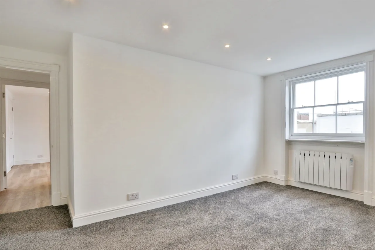 High Street, Poole, BH15, photo 12