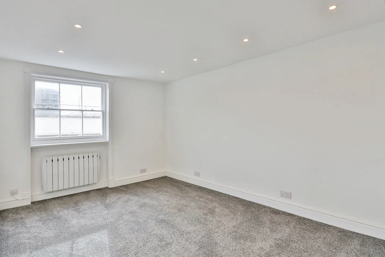 High Street, Poole, BH15, photo 11