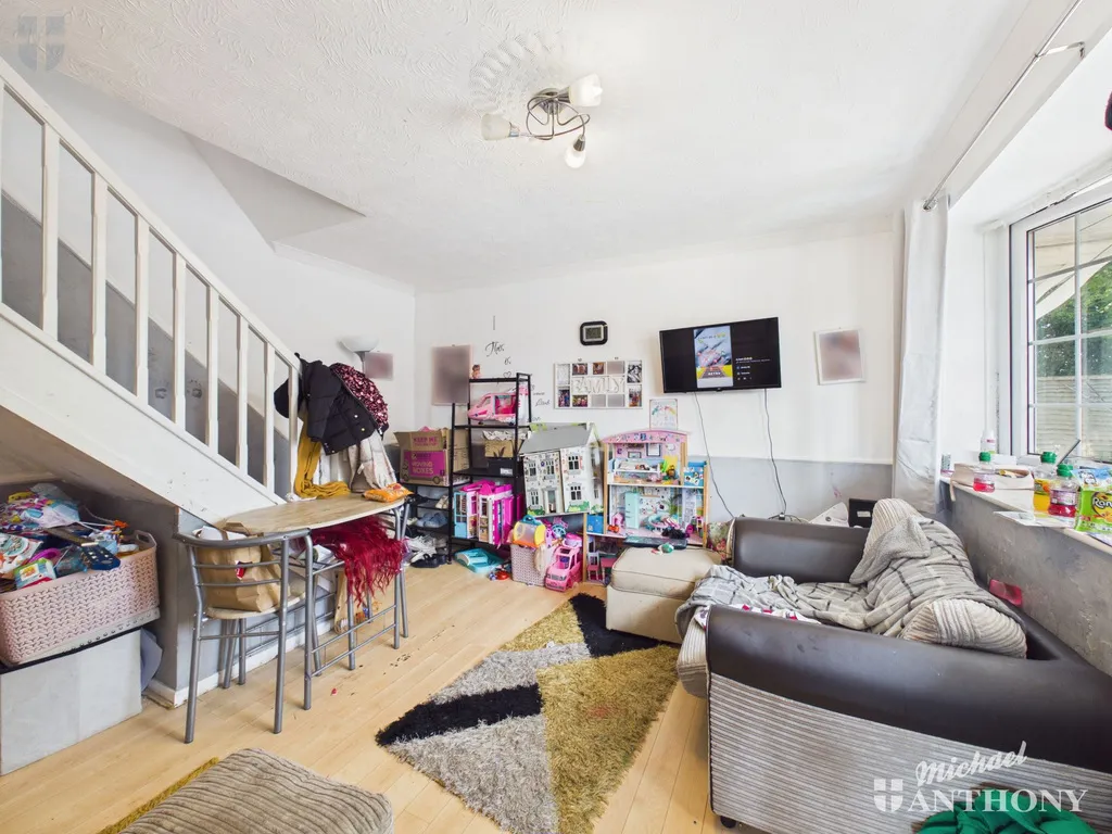 Cyclamen Place, Aylesbury, HP21 8YS, photo 2