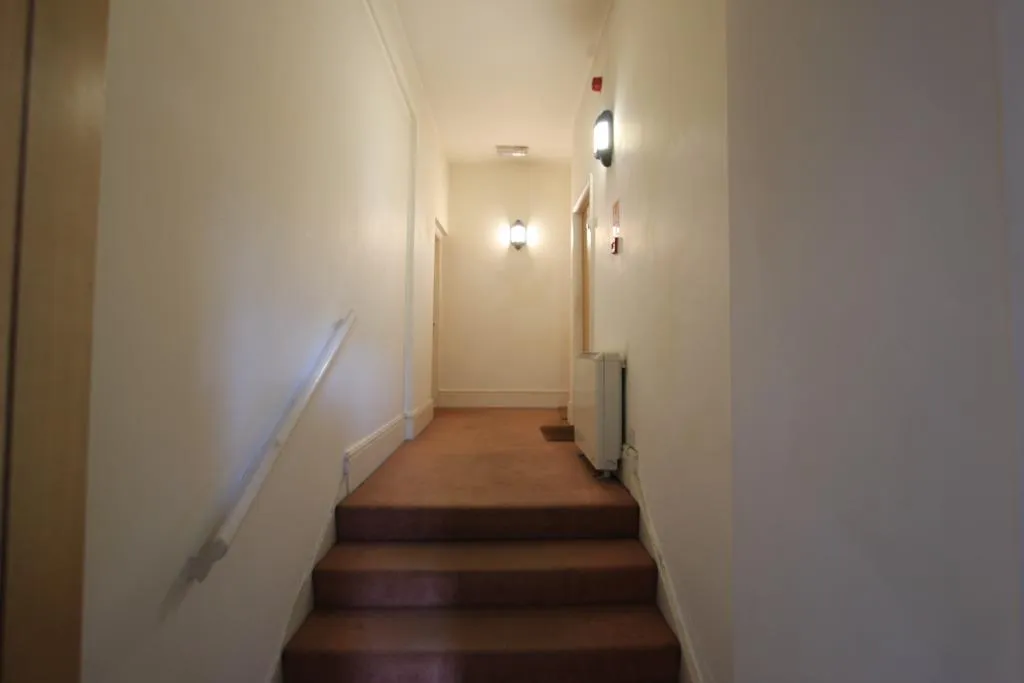 Victoria Street, Glossop, SK13, photo 11