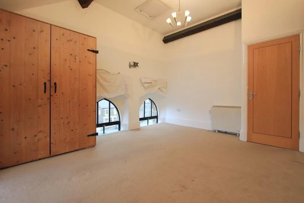Victoria Street, Glossop, SK13, photo 9