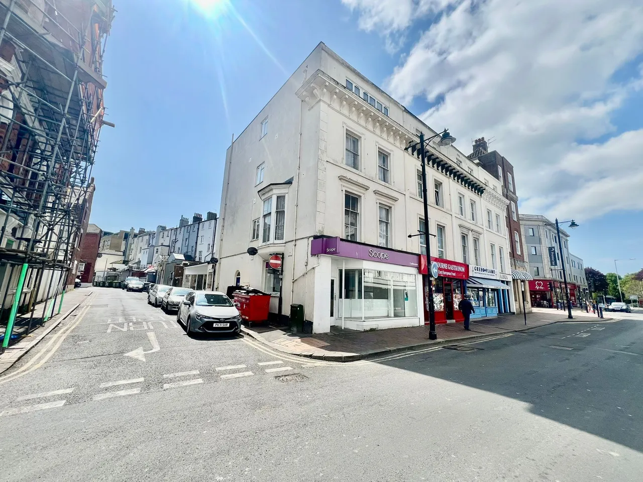 2 bed flat for sale — Elms Road, Eastbourne