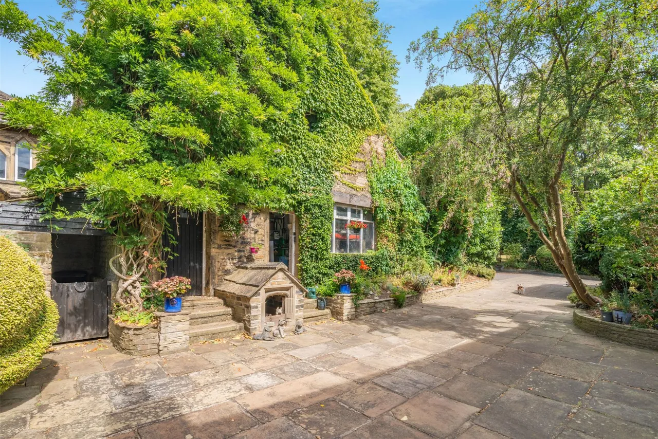 Halifax Road, Calderdale, HD6, photo 25