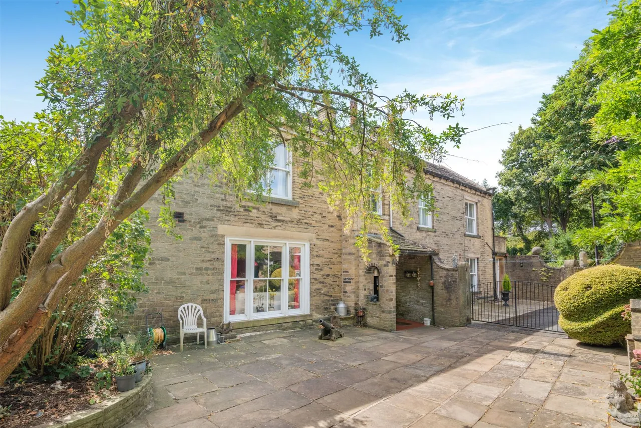 Halifax Road, Calderdale, HD6, photo 2