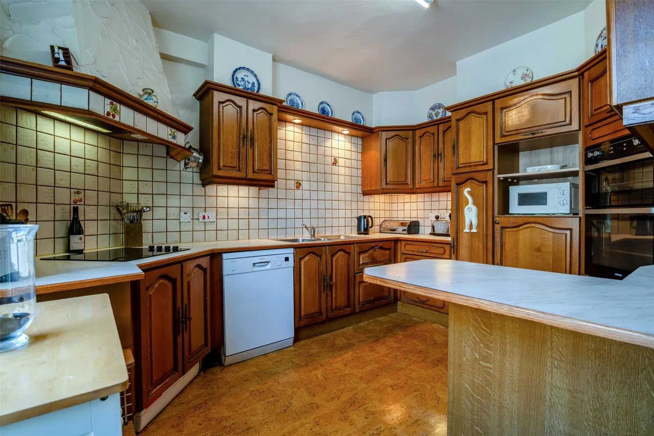 Halifax Road, Calderdale, HD6, photo 19