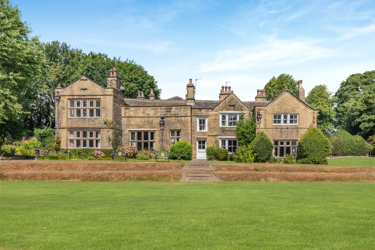 8 bed house for sale, Halifax Road, Calderdale, HD6