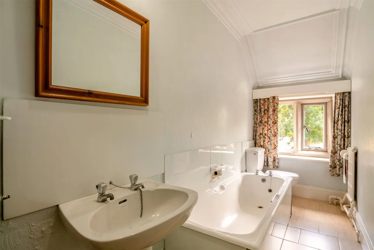 Halifax Road, Calderdale, HD6, photo 12