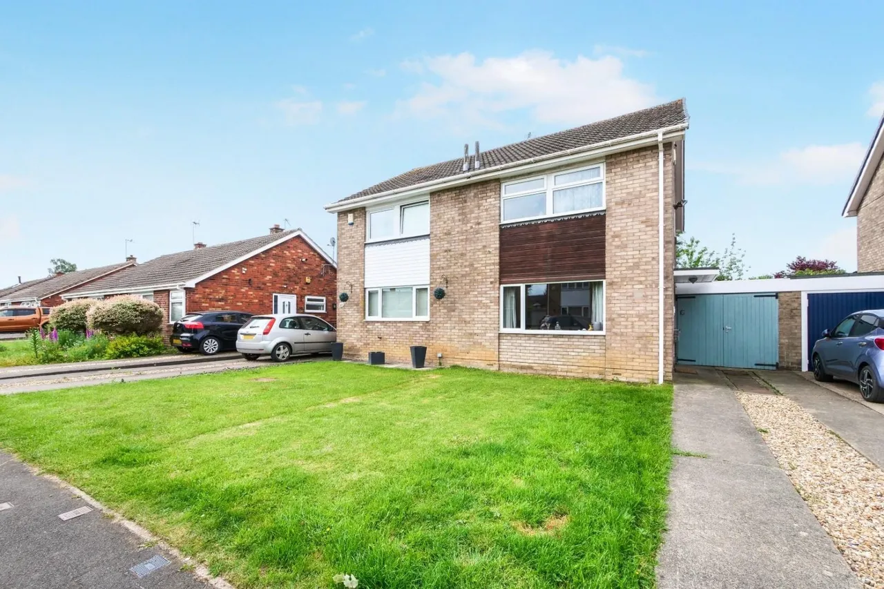 3 bed house for sale — Acorn Way, York