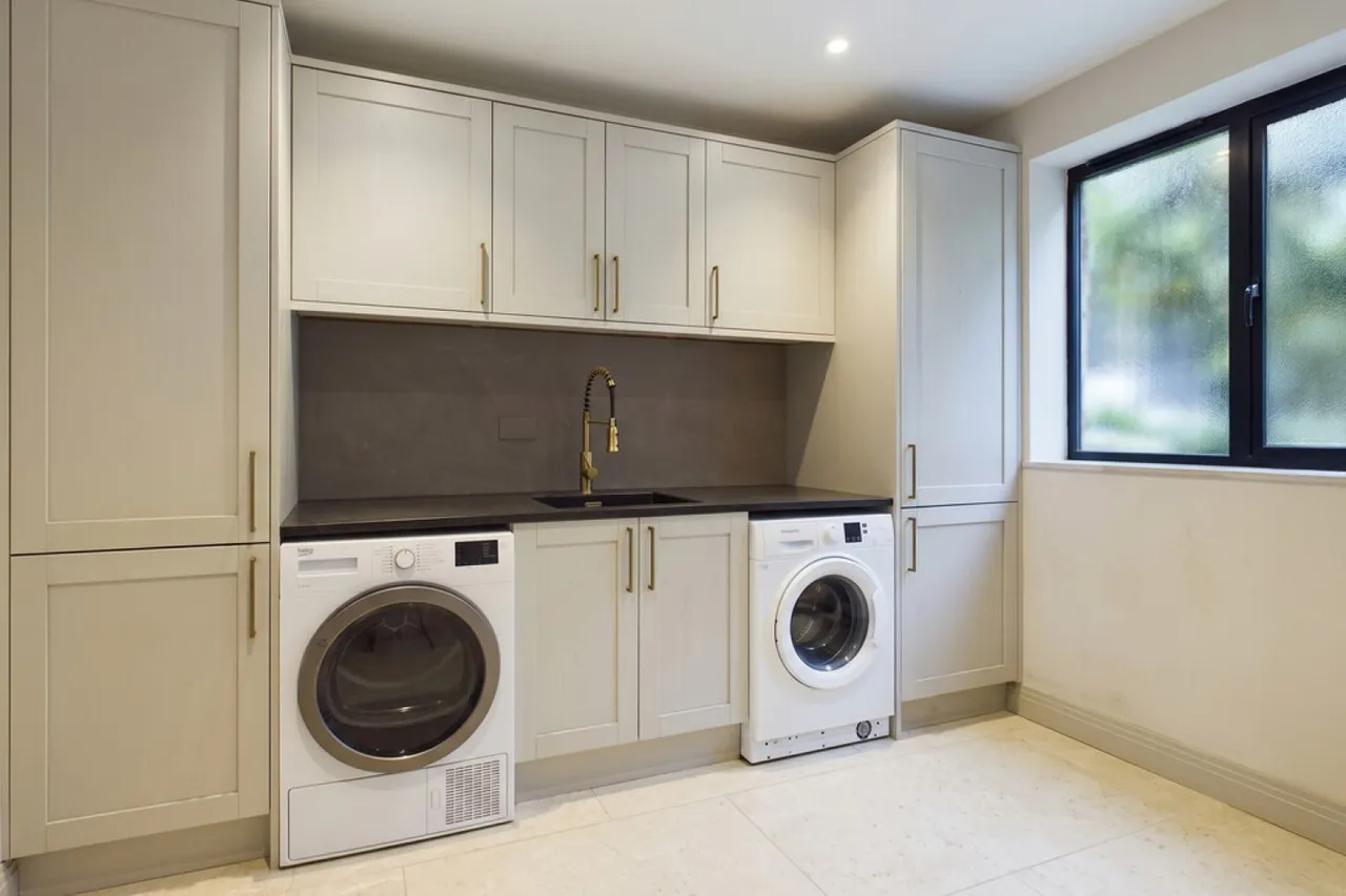 Red Lane, Burton Green, CV8, photo 13