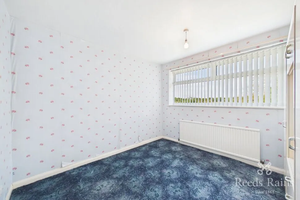 Thatchers Mount, Collins Green, WA5, photo 8